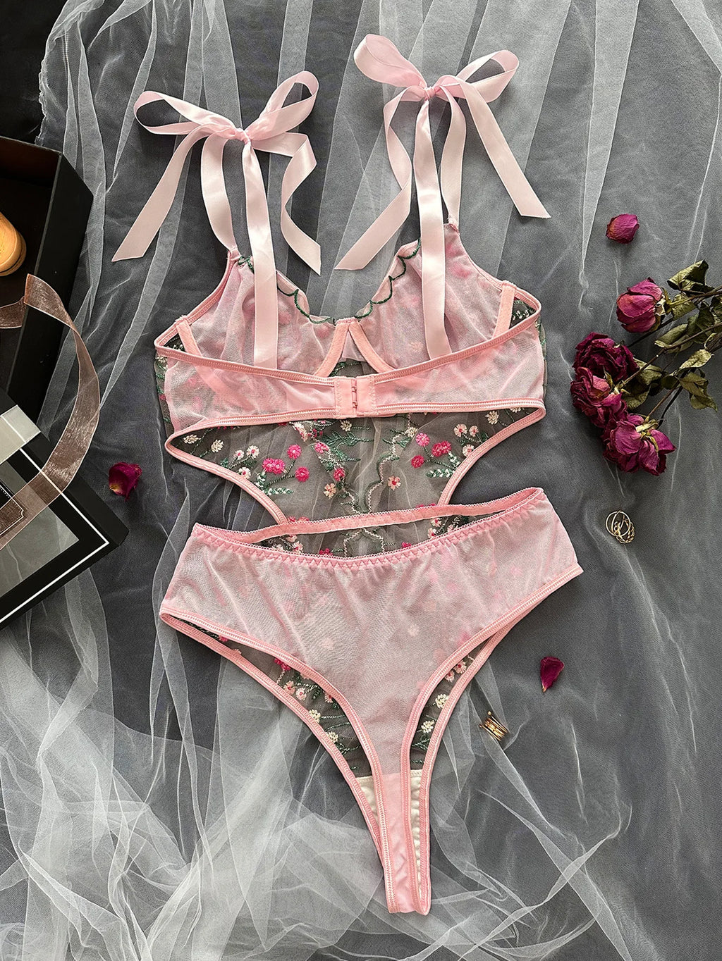 Women's Lace Bra & Panty Set – Floral Underwire Lingerie with Adjustable Straps | Elegant Intimate Wear