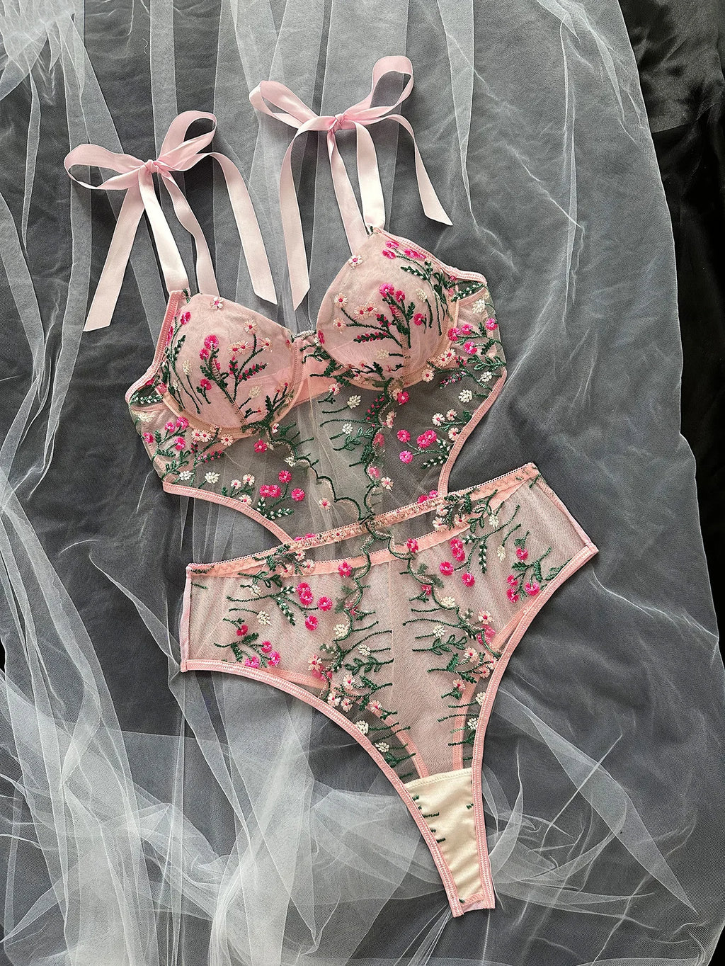 Women's Lace Bra & Panty Set – Floral Underwire Lingerie with Adjustable Straps | Elegant Intimate Wear