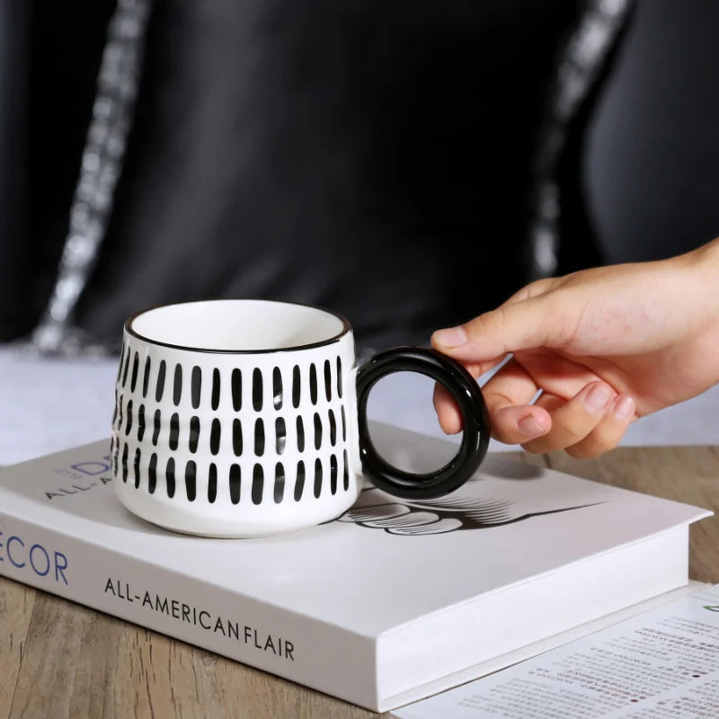 Creative Ceramic Coffee Mug Black White Couple Mug Home Chessboard Latte Latte Coffee Cup Simple Afternoon Tea Supplies New Gift