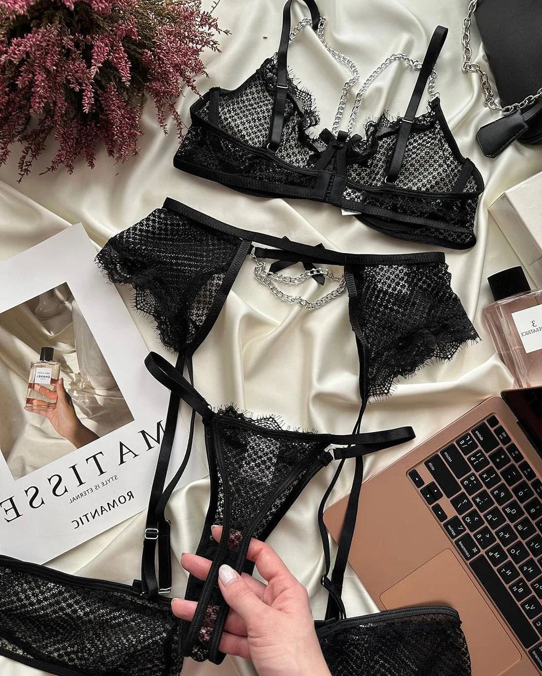 Women's Lace Garter Lingerie Set – Underwire Bra, Thong Panty & Garter Belt | Elegant Intimate Wear for Women