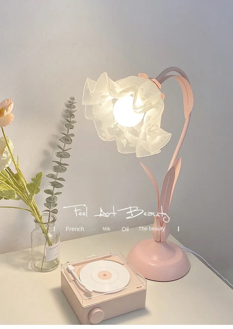 Romantic Flower LED Desk Lamp, Lace Petal Bedside Lamp, Adjustable Light, Suitable for Aesthetic Decoration in Girls' Bedrooms